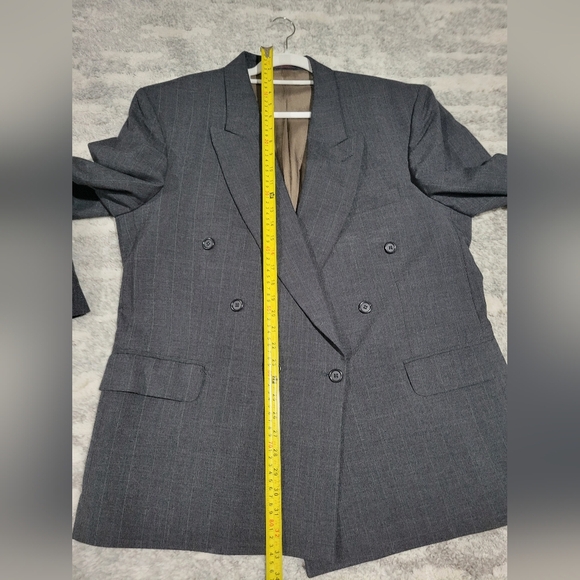 English Manor Men's Black Double-Breasted Blazer - Picture 7 of 11